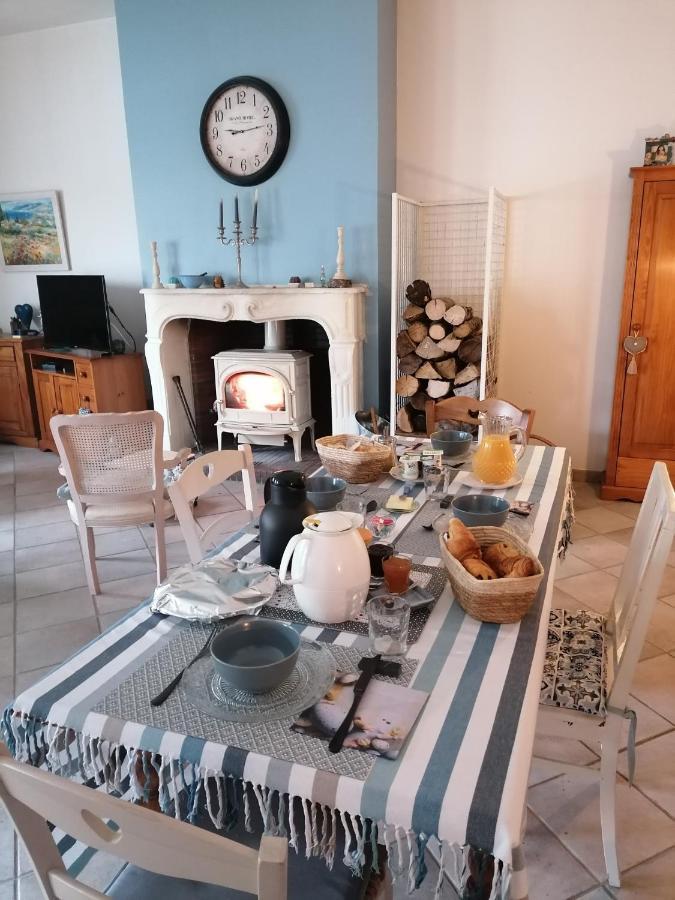 Chambre D'Hotes Esprit De Famille Landreville Екстериор снимка